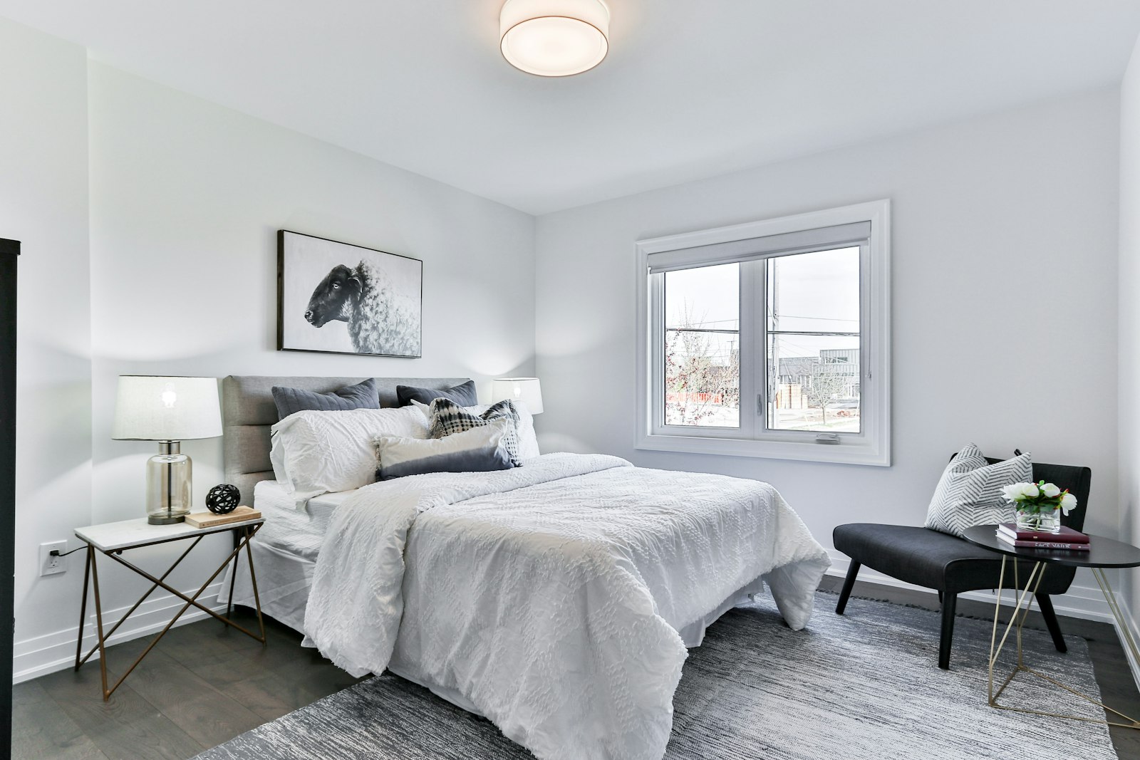 Primary Suite, Greater Kailash — Bedroom + bath